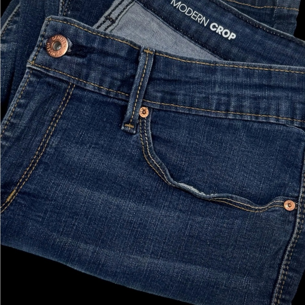 Denizen from Levi's Women's Modern Crop Jeans - Dark Blue - Picture 4 of 16